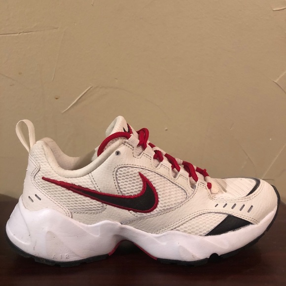 Brand new Nikes - Picture 2 of 4